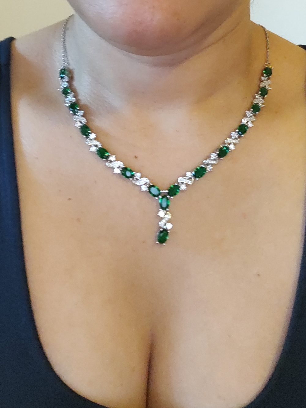 Swarovski Crystal Y-Style Necklace - Green- 18 Inches.